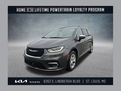 Used 2023 Chrysler Pacifica Limited