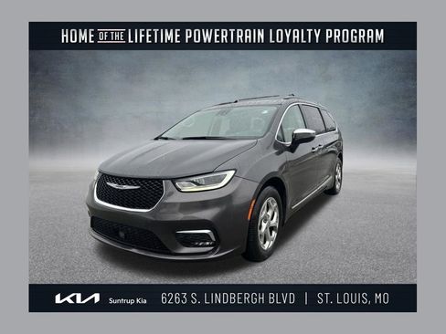 Used 2023 Chrysler Pacifica Limited image 1