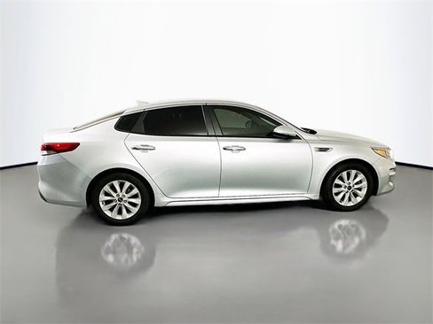 Used 2016 Kia Optima LX w/ Option Group 014 image 8