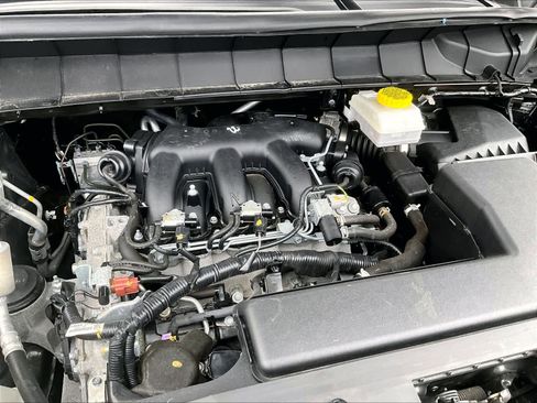 Certified 2024 Nissan Pathfinder S image 34