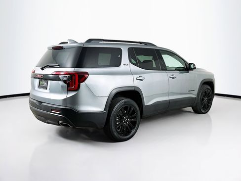 Used 2023 GMC Acadia SLT w/ Elevation Edition image 9