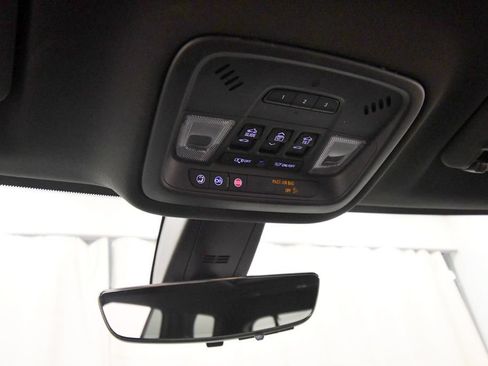 Used 2023 Chevrolet Traverse High Country AWD/4WD image 30
