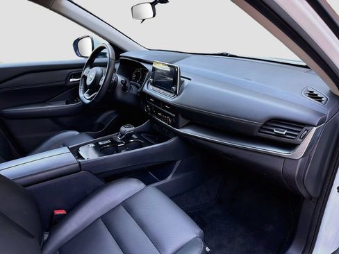 Used 2024 Nissan Rogue SV w/ SV Premium Package FWD image 29