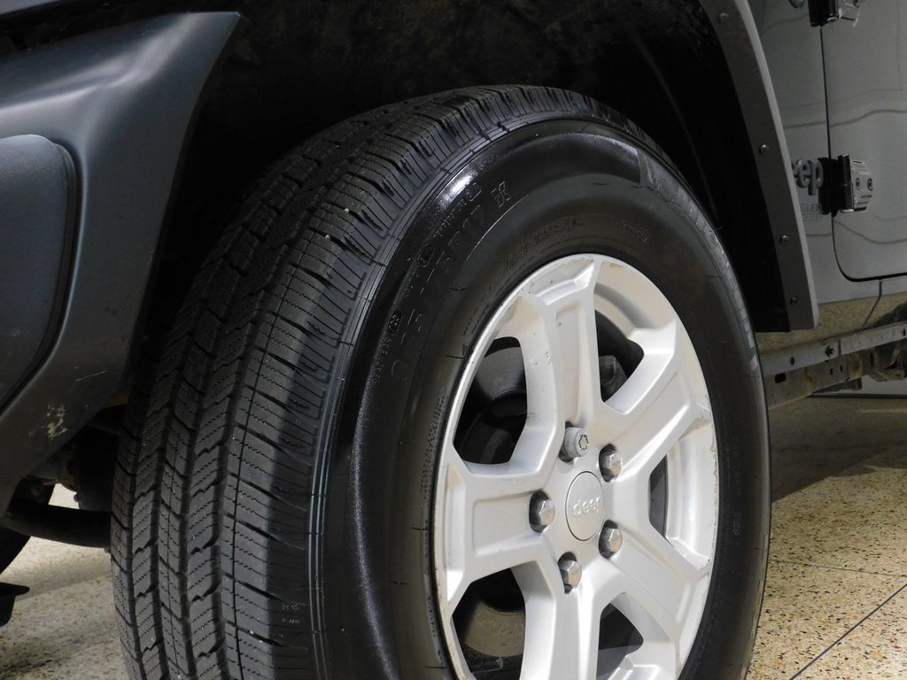 Used 2021 Jeep Wrangler Sport AWD/4WD image 21