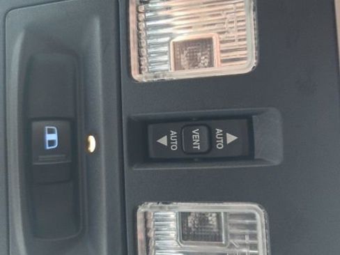 Used 2015 RAM 1500 Limited image 36