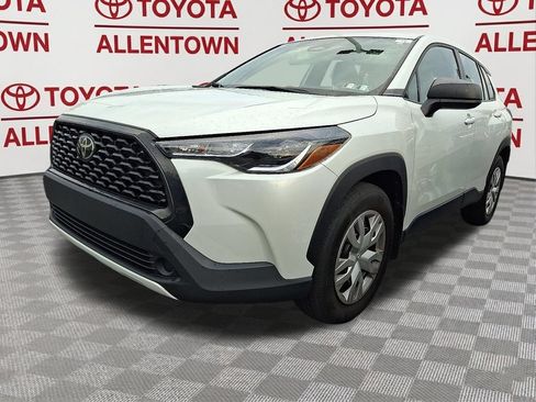 Used 2023 Toyota Corolla Cross L AWD/4WD image 3