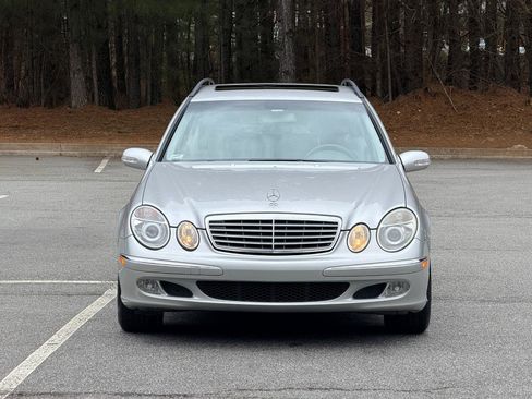Used 2005 Mercedes-Benz E 320 Wagon image 2