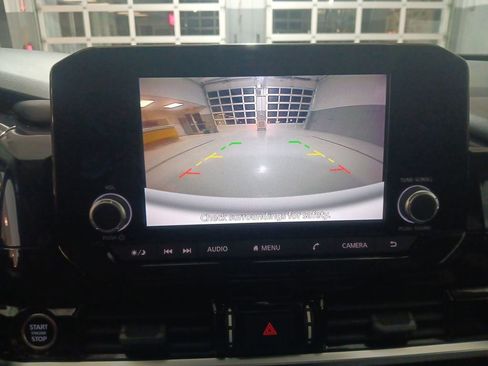 Used 2024 Nissan Pathfinder SV image 20