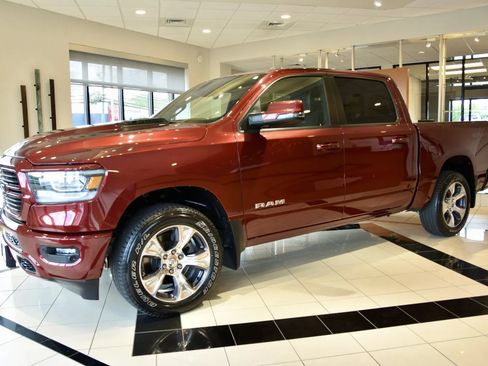 Used 2023 RAM 1500 Laramie AWD/4WD image 3