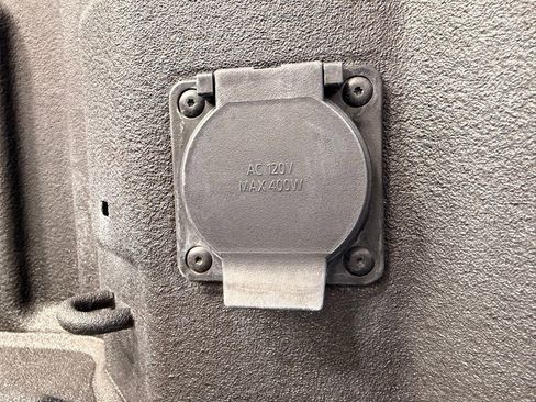 Used 2025 GMC Sierra 1500 AT4 w/ AT4 Premium Package image 9