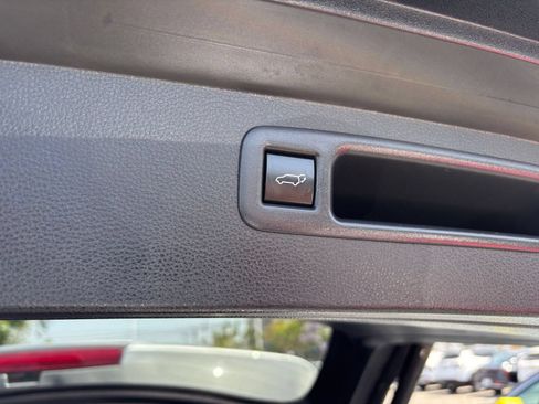 Used 2025 Toyota Highlander XSE AWD/4WD image 18