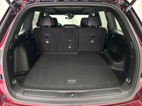 New 2025 Jeep Grand Cherokee Limited w/ Black Appearance Package image 12