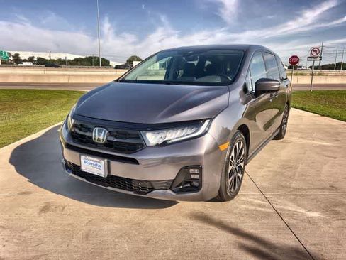 Certified 2026 Honda Odyssey Elite image 2