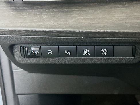 Used 2024 Nissan Ariya FWD image 16