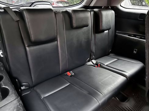 Used 2018 Toyota Highlander XLE AWD/4WD image 18