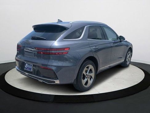 Used 2026 Genesis GV70 2.5T image 4