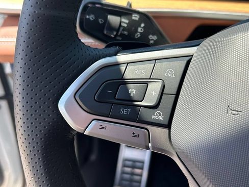 New 2026 Volkswagen Tiguan SEL R-Line AWD/4WD image 21