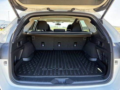 Used 2025 Subaru Outback Premium AWD/4WD image 12