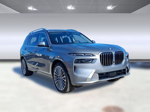 Used 2026 BMW X7 xDrive40i w/ Premium Package AWD/4WD image 6