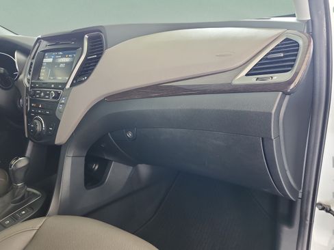 Used 2017 Hyundai Santa Fe Sport FWD image 19