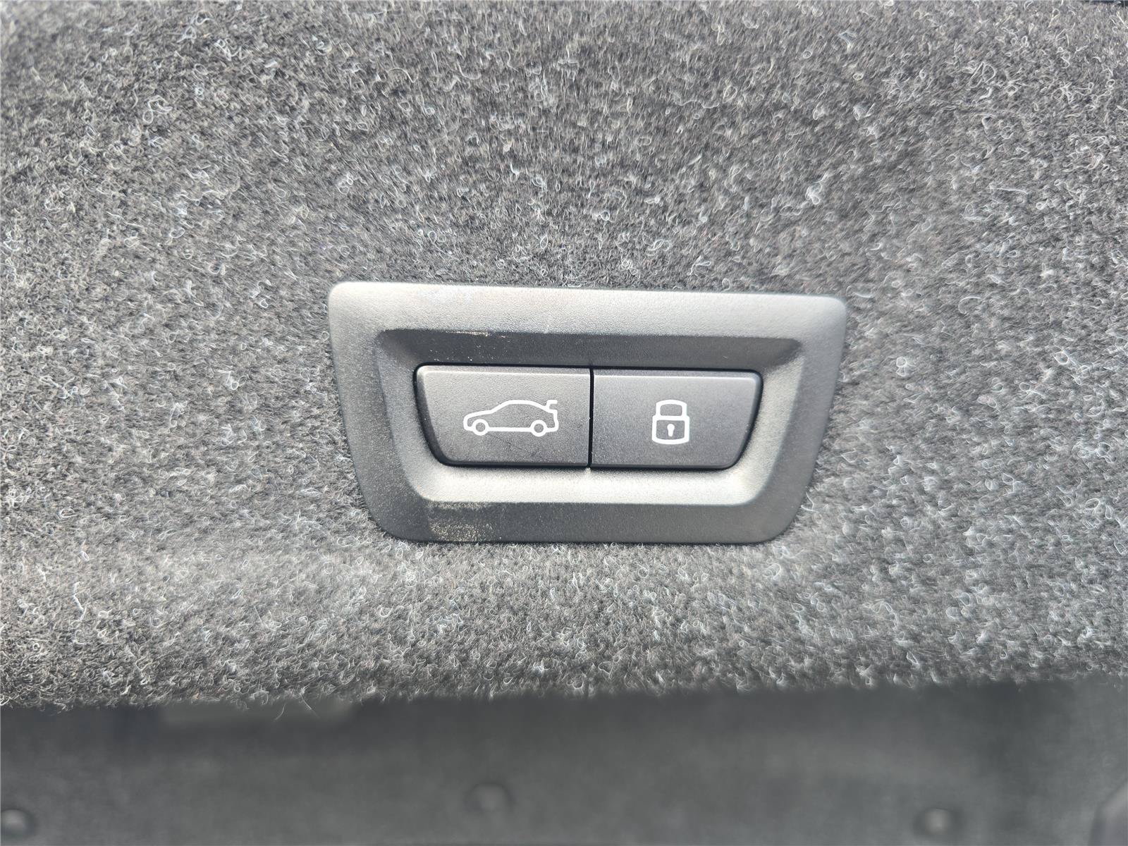 Used 2026 BMW 330i Sedan RWD image 9