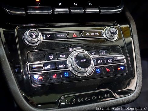 Used 2021 Lincoln Corsair Base AWD w/ Premium Package image 25