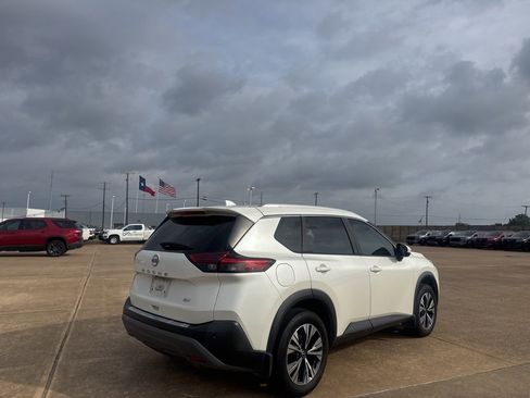 Used 2023 Nissan Rogue SV w/ SV Premium B Package FWD image 20