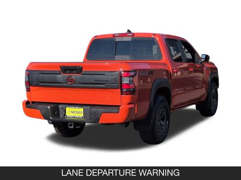 Used 2025 Nissan Frontier PRO-4X w/ Pro Convenience Package image 9