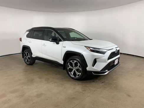 Used 2023 Toyota RAV4 XSE w/ Weather Package image 5