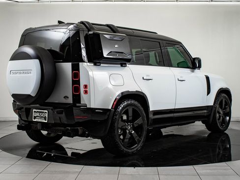 Used 2023 Land Rover Defender 110 X-Dynamic SE image 10