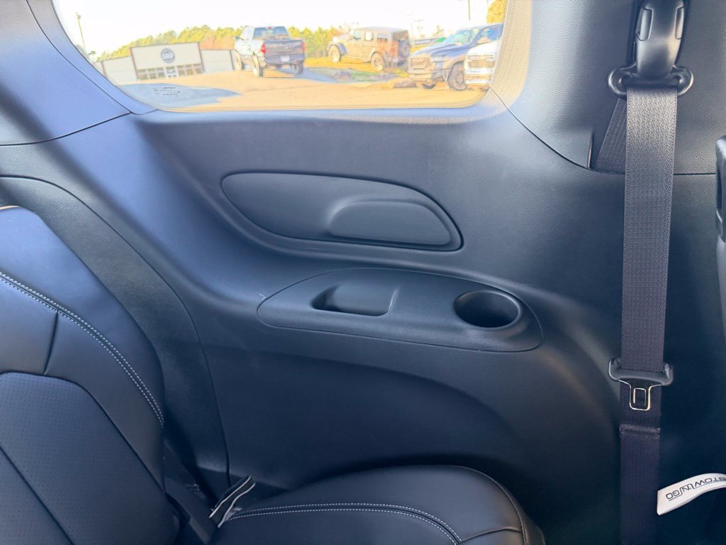 Used 2026 Chrysler Voyager LX FWD image 38