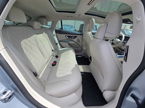Used 2022 Mercedes-Benz EQS 450+ Sedan image 11