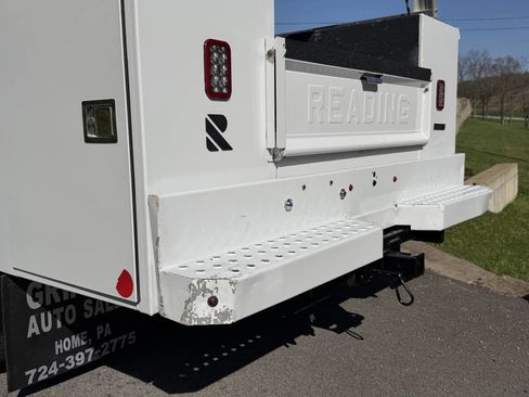 Used 2023 GMC Sierra 3500 Pro w/ Convenience Package image 21