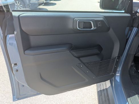 Used 2025 Ford Bronco Outer Banks AWD/4WD image 13