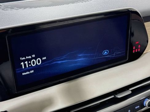 Certified 2024 Hyundai Palisade Limited AWD/4WD image 17