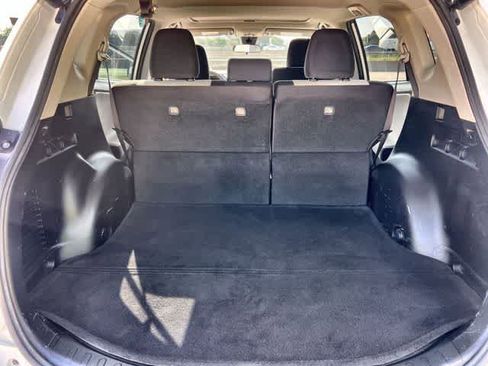 Used 2018 Toyota RAV4 XLE FWD image 20