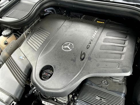 Used 2023 Mercedes-Benz GLS 450 4MATIC image 32