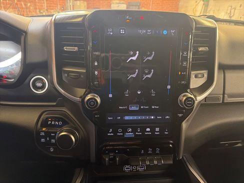 New 2026 RAM 1500 Big Horn AWD/4WD image 17