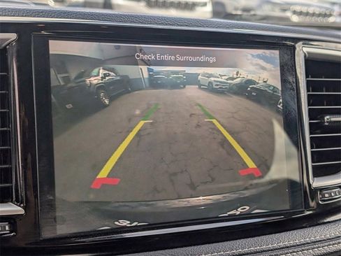 Used 2024 Chrysler Pacifica Select image 39
