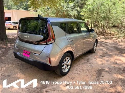 Certified 2025 Kia Soul LX w/ LX Technology Package FWD image 9
