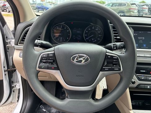 Used 2017 Hyundai Elantra SE FWD image 12