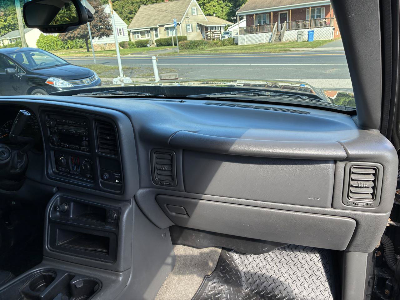 Used 2005 Chevrolet Silverado 2500 LT w/ Snow Plow Prep Package AWD/4WD image 23