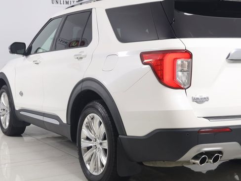 Used 2022 Ford Explorer King Ranch w/ Premium Technology Package image 25