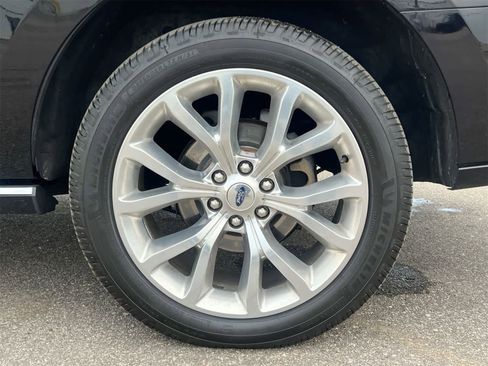 Used 2019 Ford Expedition Platinum image 14