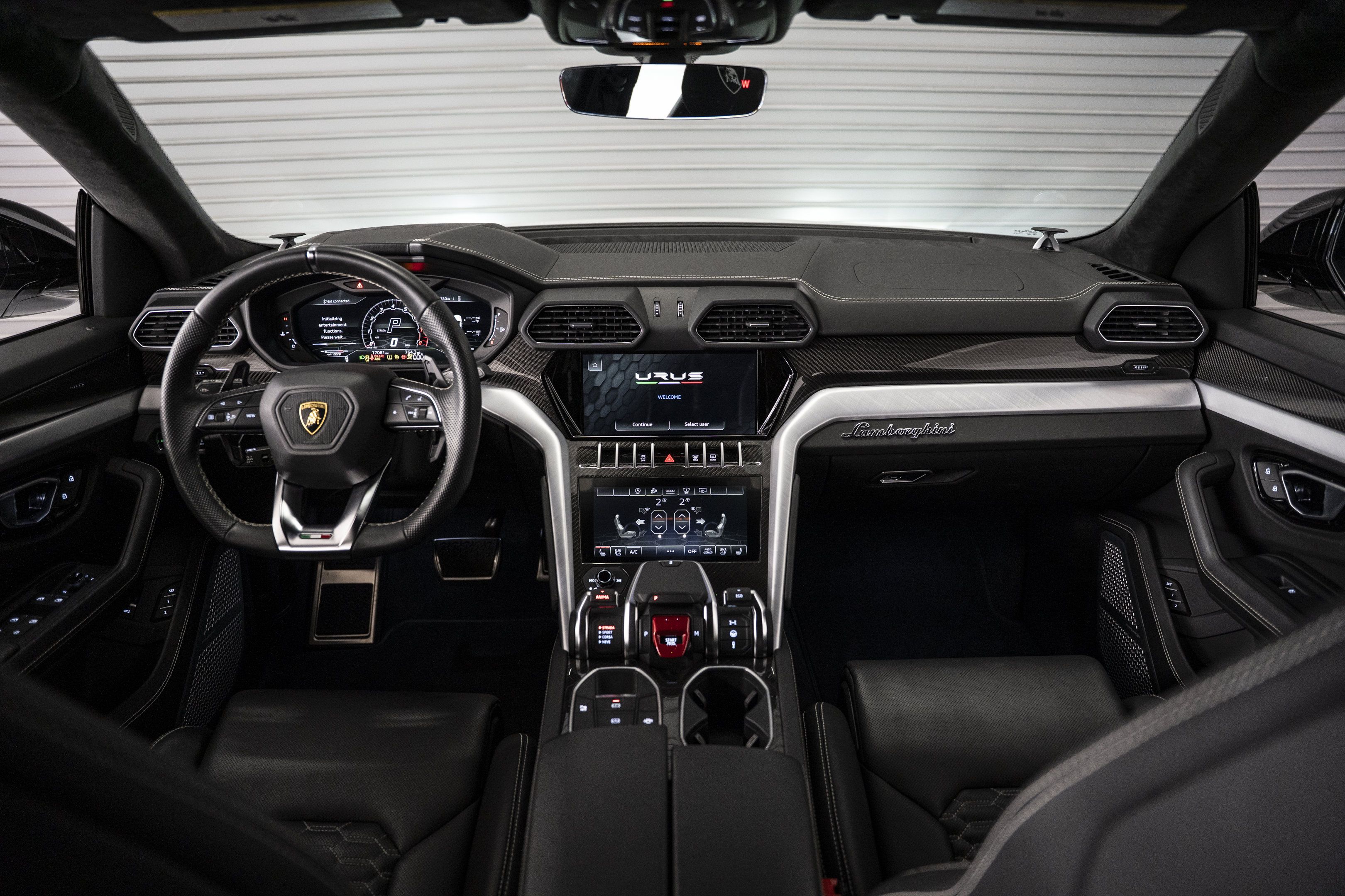 Used 2022 Lamborghini Urus AWD/4WD image 39