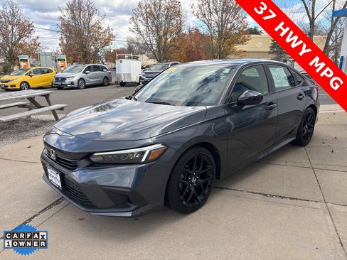 Used 2023 Honda Civic Sport image 3