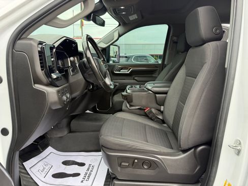 Used 2024 Chevrolet Silverado 2500 LT AWD/4WD image 25