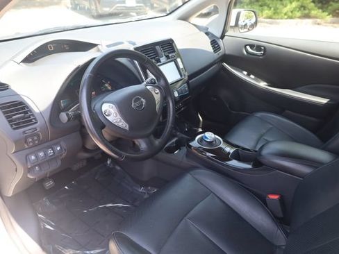 Used 2015 Nissan Leaf SL w/ Premium Package FWD image 9