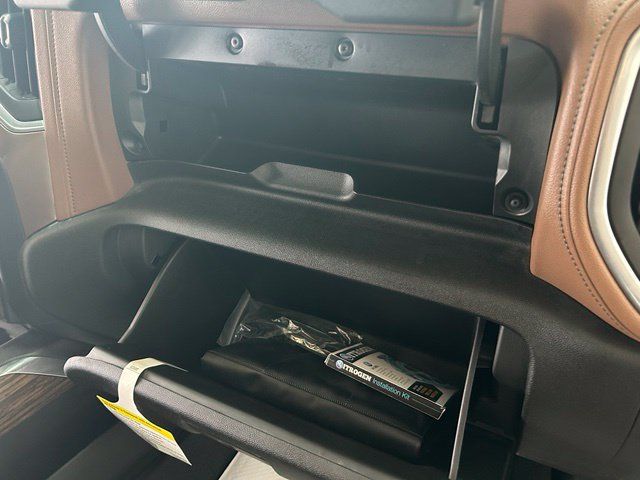 Used 2019 Chevrolet Silverado 1500 High Country AWD/4WD image 32