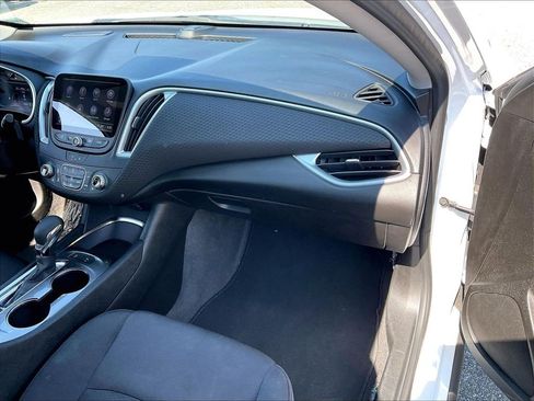 Used 2024 Chevrolet Malibu LT FWD image 12